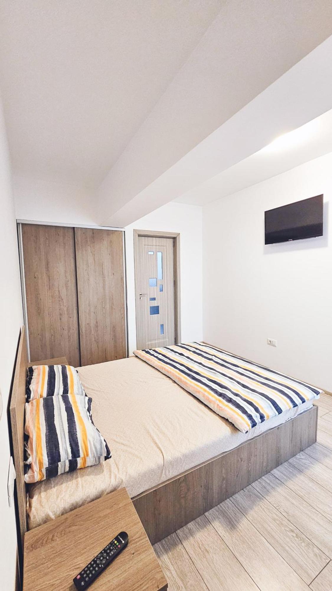 Apartament Dem Radulescu 3 Camere! รึมนิคูวัลเจีย ภายนอก รูปภาพ