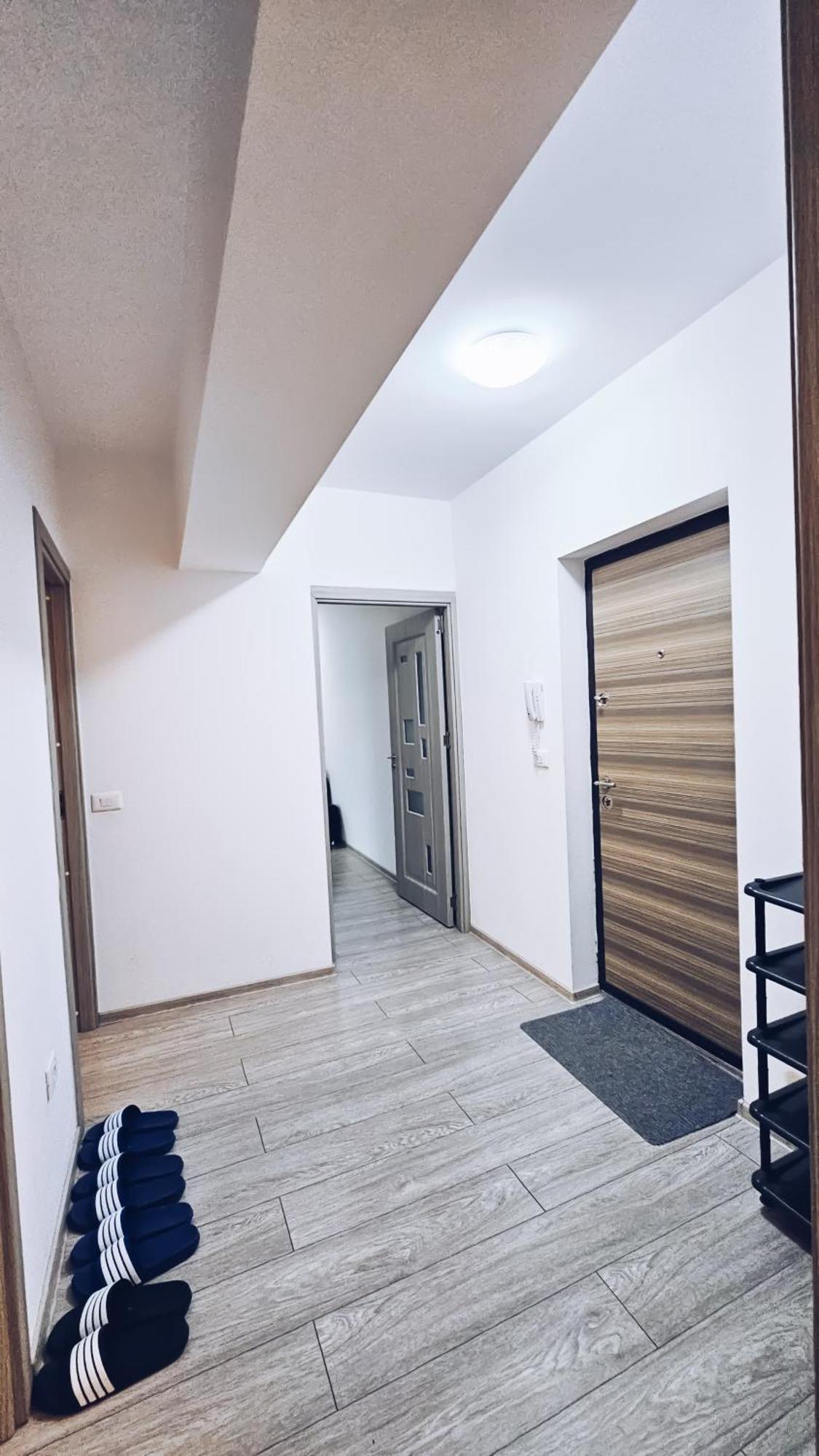 Apartament Dem Radulescu 3 Camere! รึมนิคูวัลเจีย ภายนอก รูปภาพ