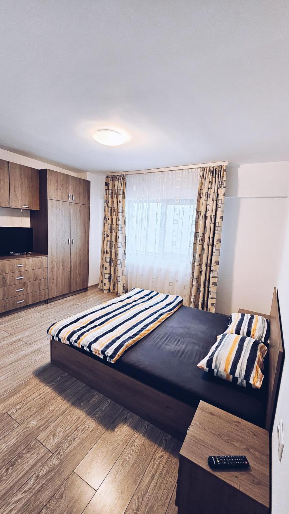 Apartament Dem Radulescu 3 Camere! รึมนิคูวัลเจีย ภายนอก รูปภาพ
