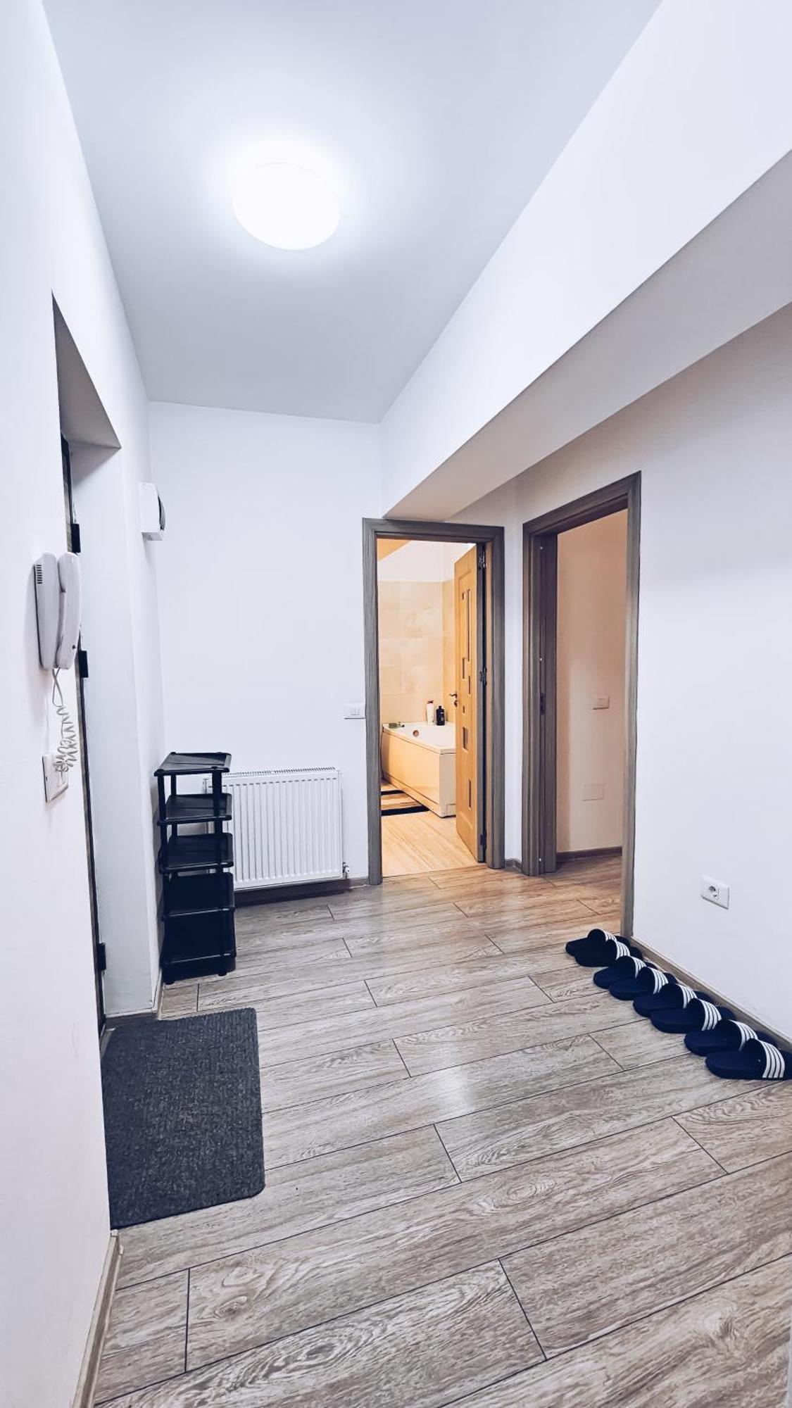 Apartament Dem Radulescu 3 Camere! รึมนิคูวัลเจีย ภายนอก รูปภาพ